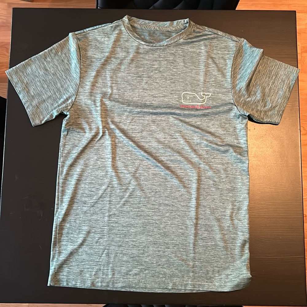 Vineyard Vines Men’s t shirt
